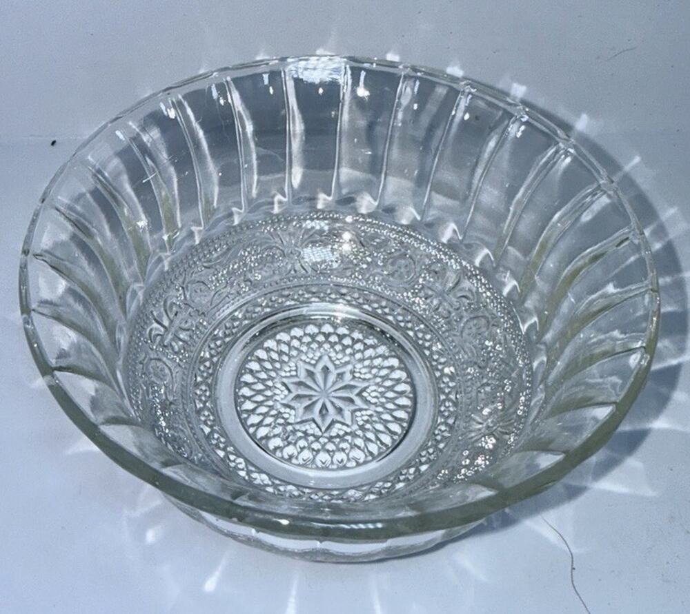 Vintage KIG Malaysia Clear Glass Serving Bowl Fleur de Lis Pattern 4”x2”